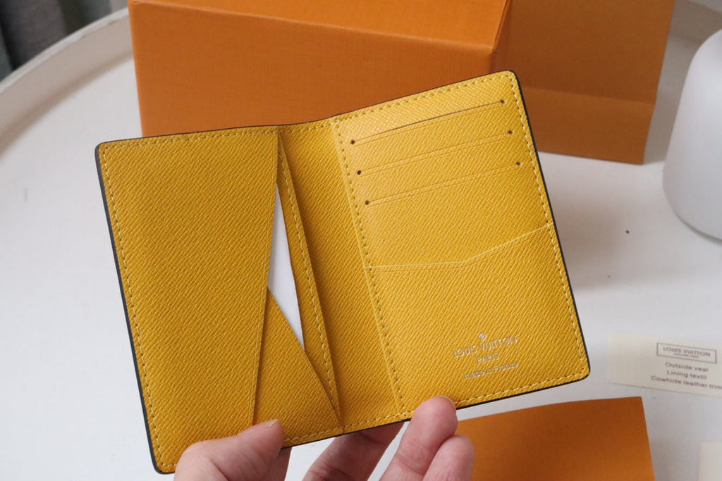 Louis Vuitton CARD CASE 8 BLACK CANVAS