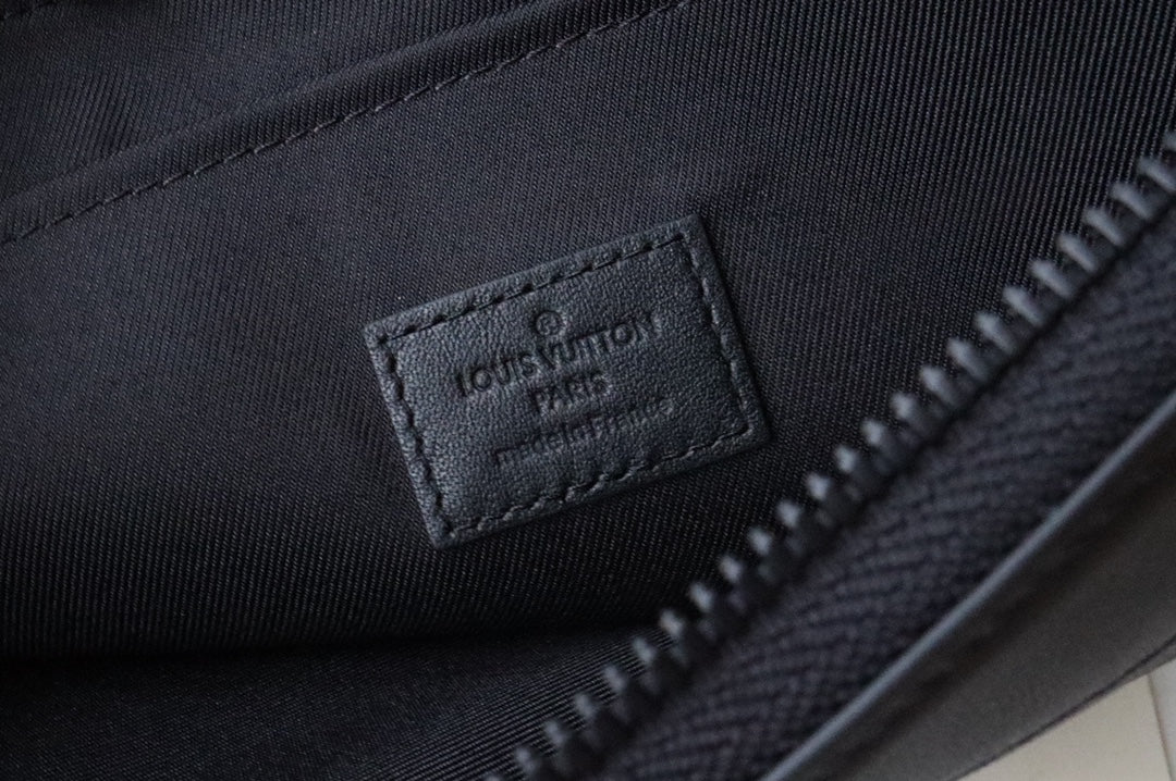 Louis Vuitton POCHETTE TO GO 30 MONOGRAM ECLIPSE