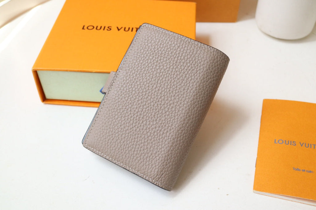 Louis Vuitton VERTICAL COMPACT WALLET GREY CAPUCINES