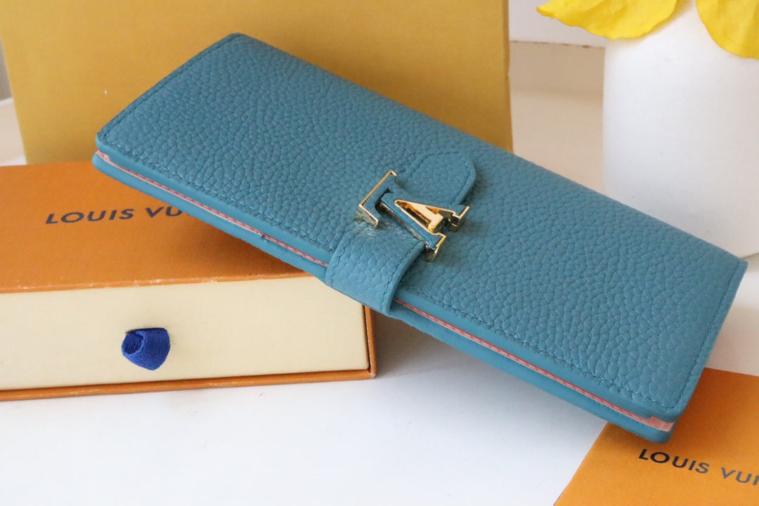 Louis Vuitton VERTICAL WALLET CAPUCINES CLOUD BLUE