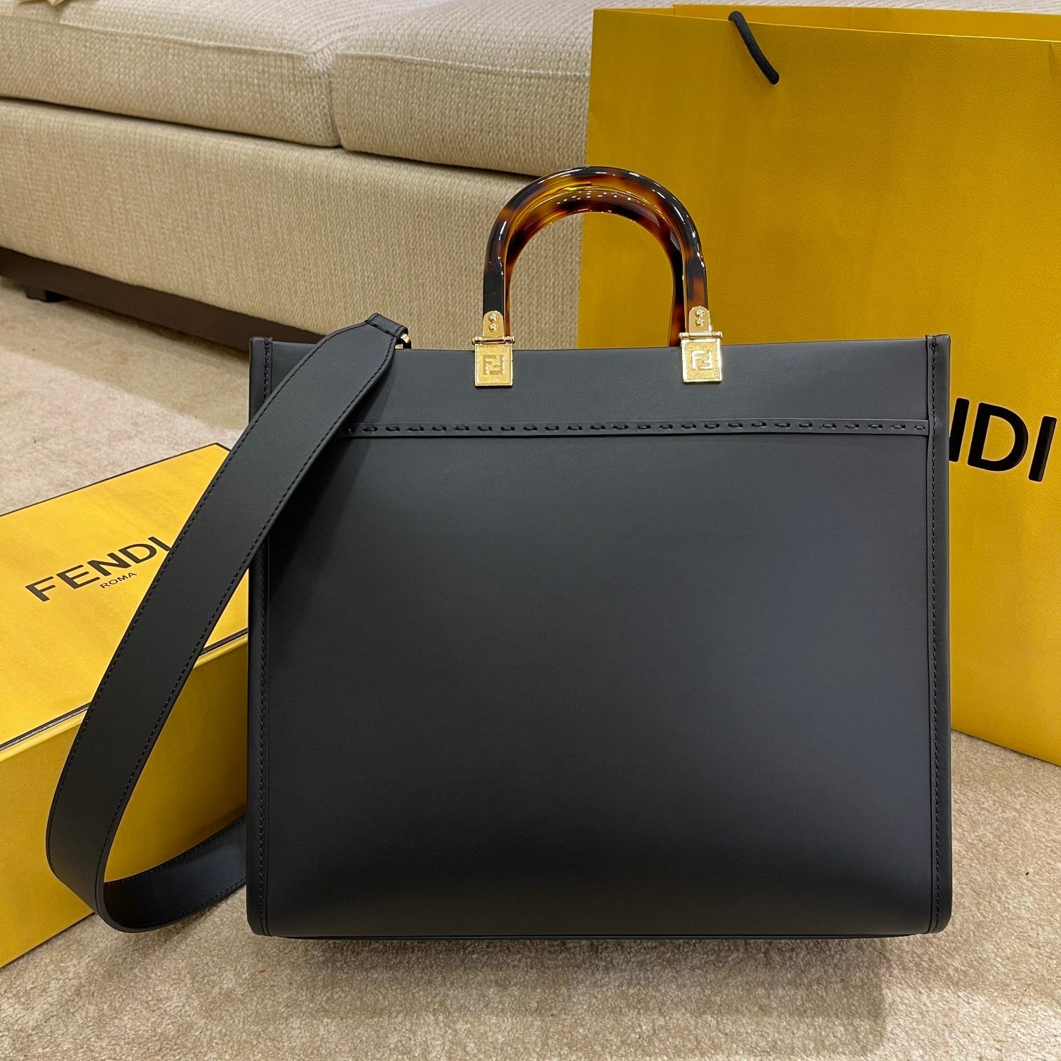 FENDI SHINE LARGE 35 TOTE IN BLACK CALFSKIN