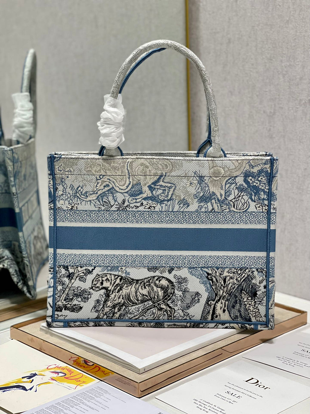 DIOR Medium Book Tote 36cm Gradient Blue Tiger