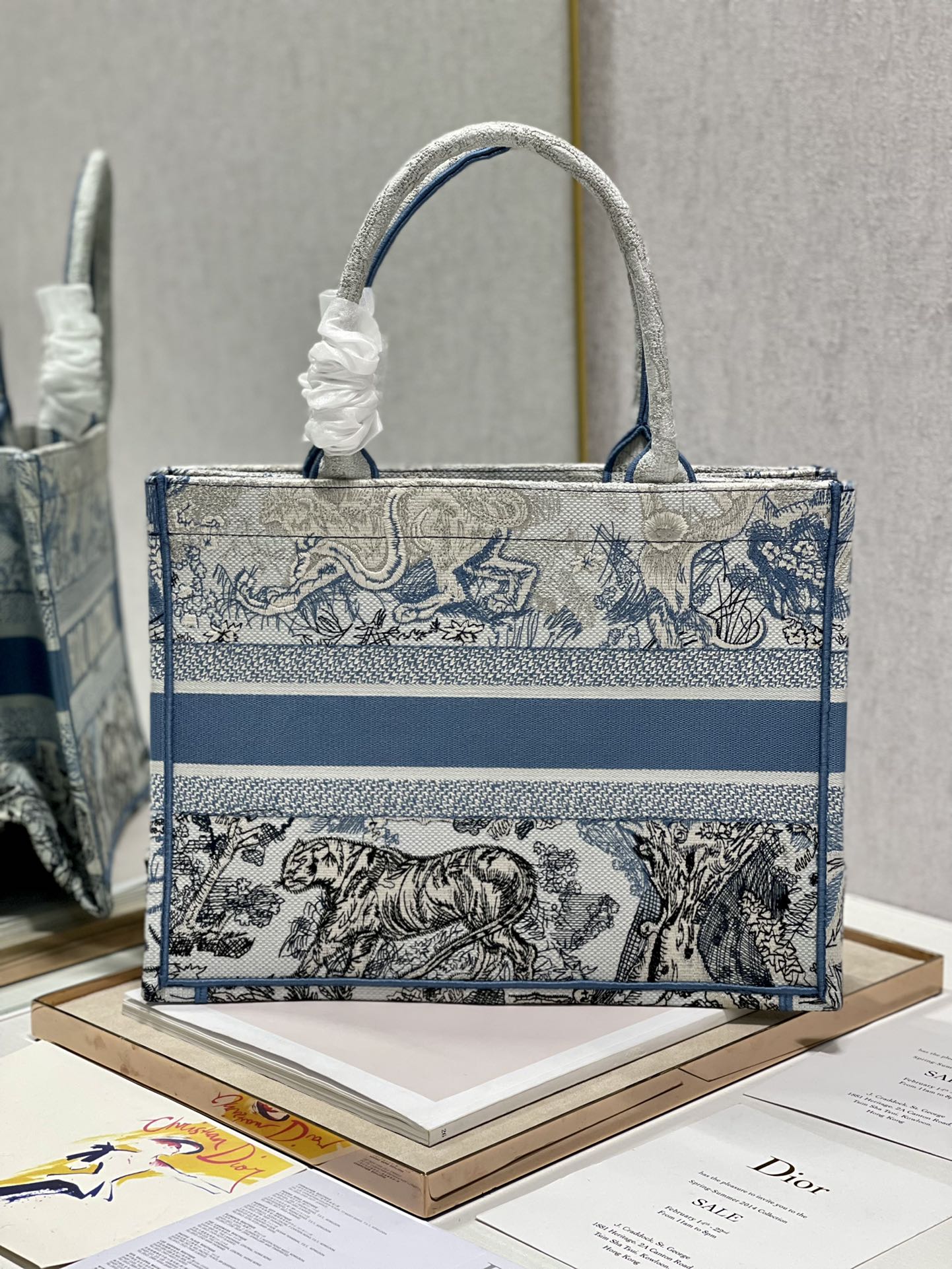 DIOR Medium Book Tote 36cm Gradient Blue Tiger