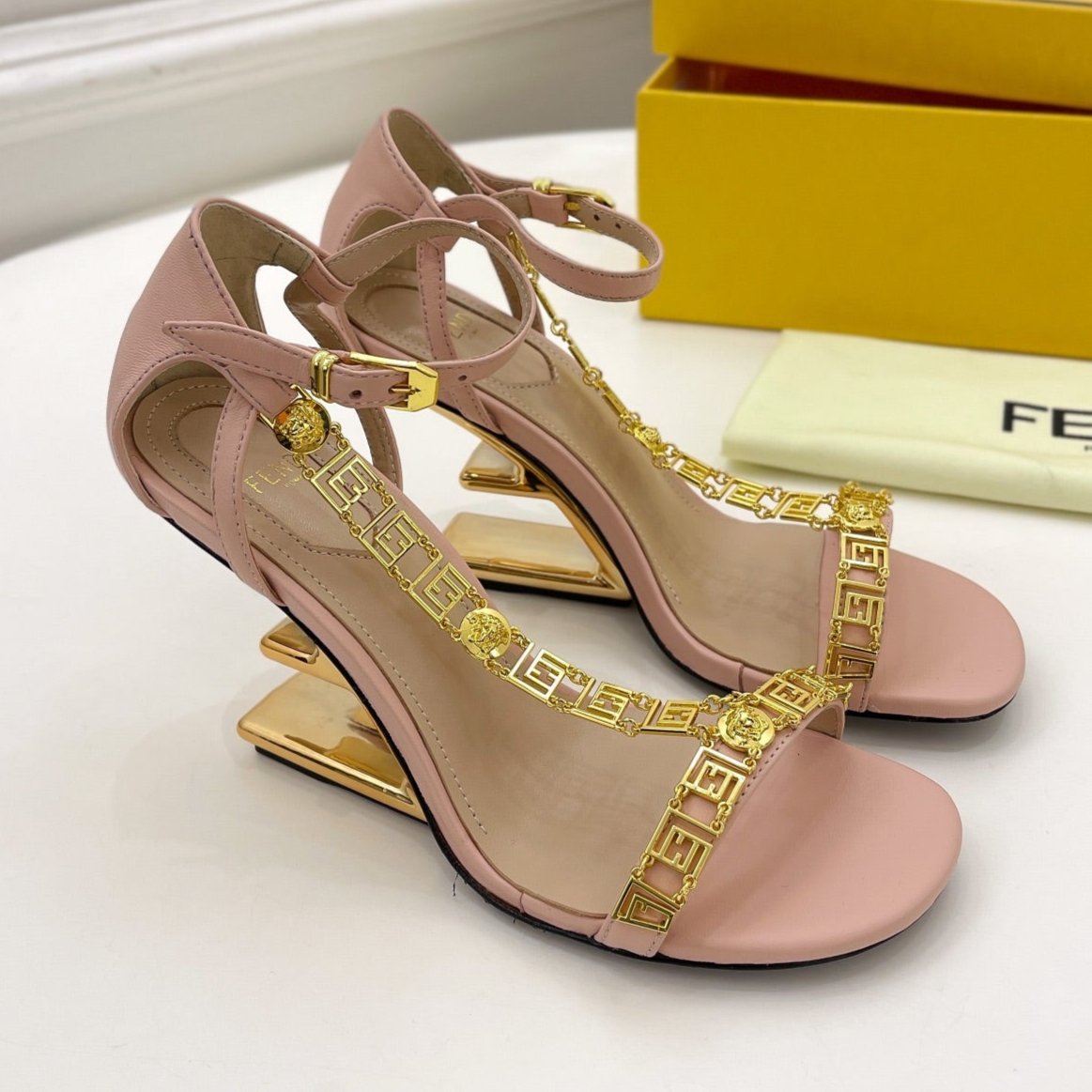 FENDI FENDI HIGH-HEELED 85 MM SANDALS IN LIGHT PINK LAMBSKIN WITH GOLD HARDWARE
