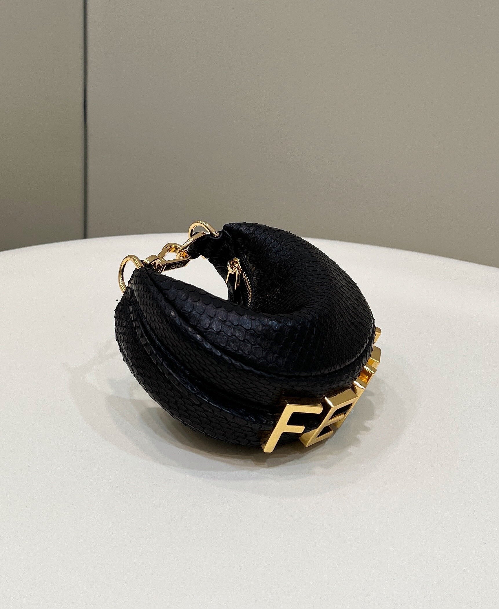 FENDI FENDIGRAPHY MINI 16 BAG IN BLACK CALFSKIN GOLD HARDWARE
