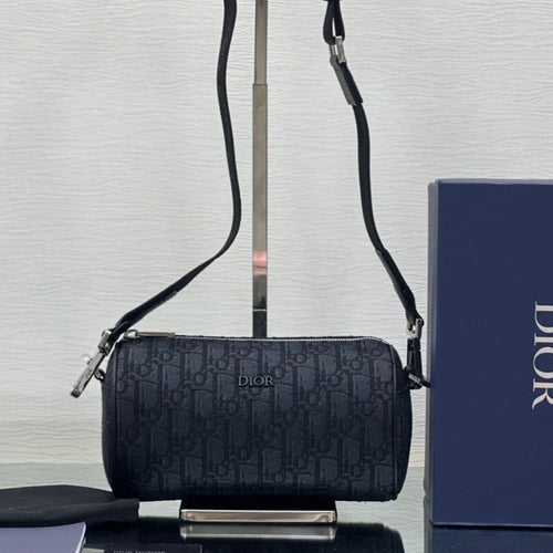 DIOR ROUND BUCKET 21 BAG IN BLACK OBLIQUE JACQUARD