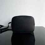 Celine BUCKET CUIR TRIOMPHE 24 CALFSKIN BLACK