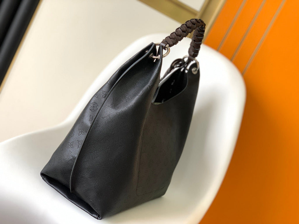 Louis Vuitton CARMEL HOBO 40 BLACK MAHINA