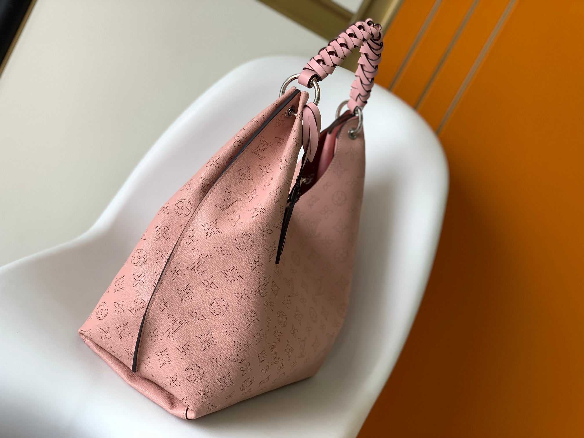 Louis Vuitton CARMEL HOBO 40 PINK MAHINA