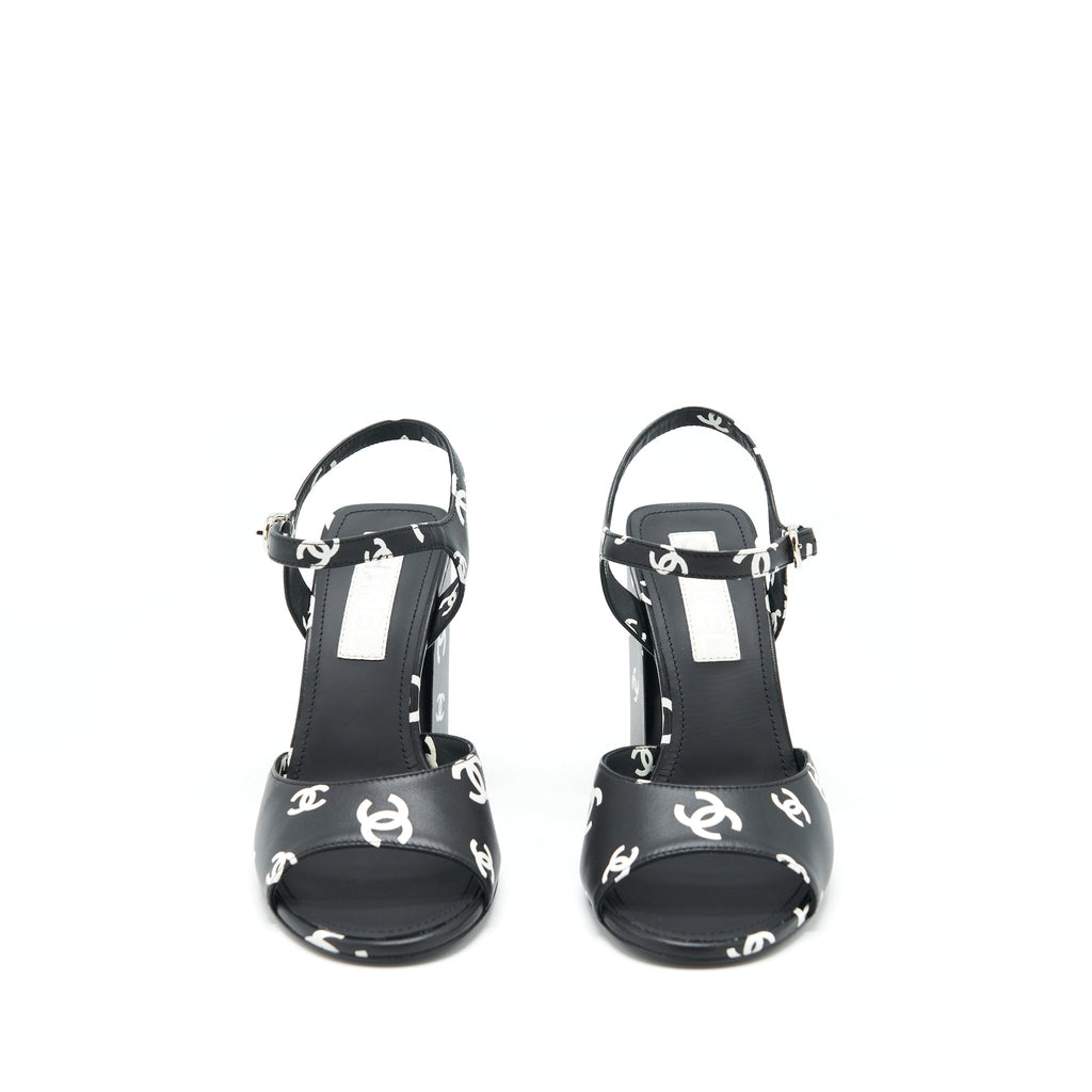 Chanel Size 39 22S Printed Lambskin Sandals Black/White