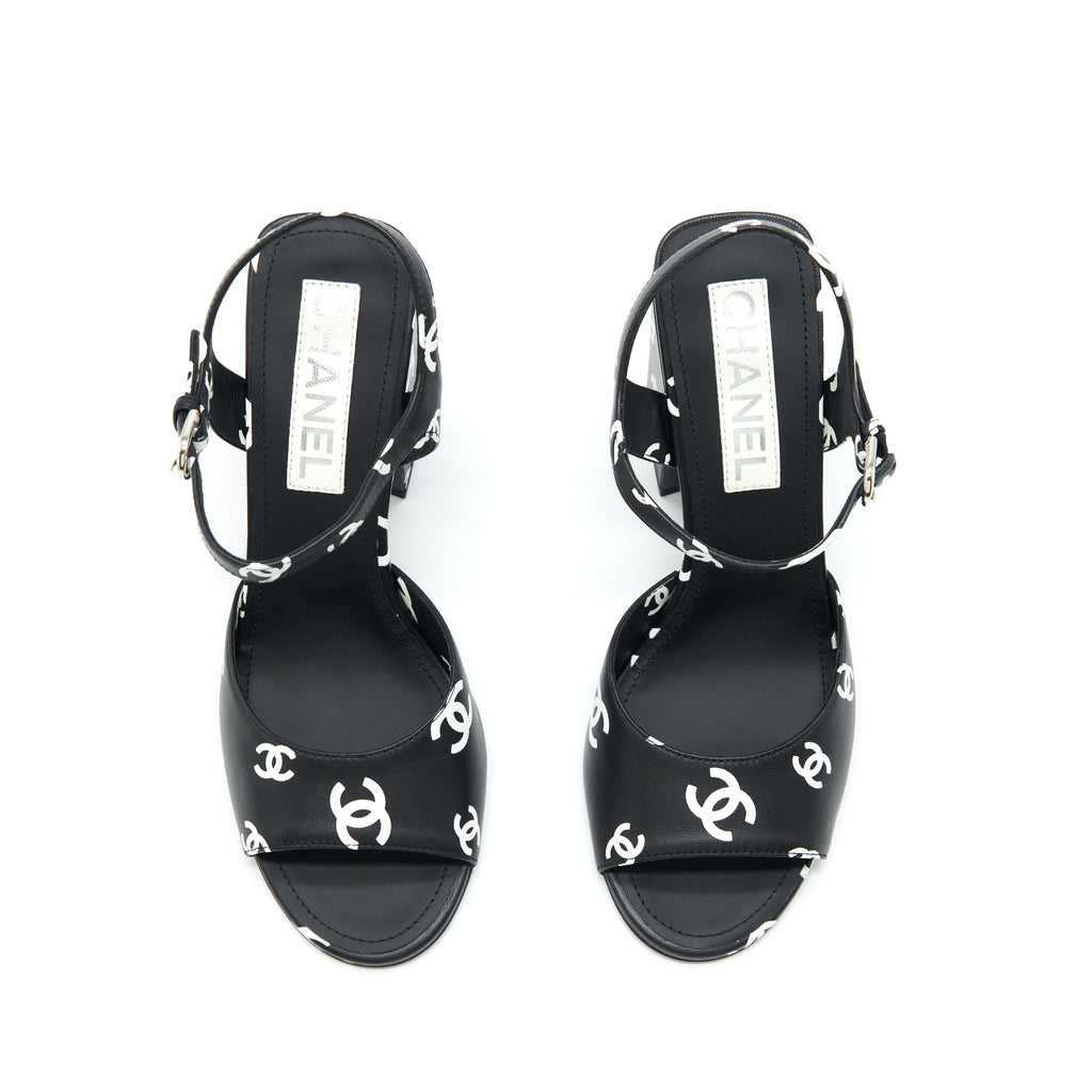 Chanel Size 39 22S Printed Lambskin Sandals Black/White