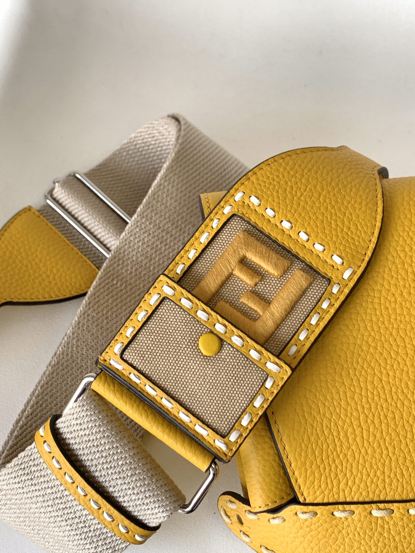 FENDI Peekaboo Mini Selleria Bag 23cm yellow leather shw with 220 hand-sewn stitches