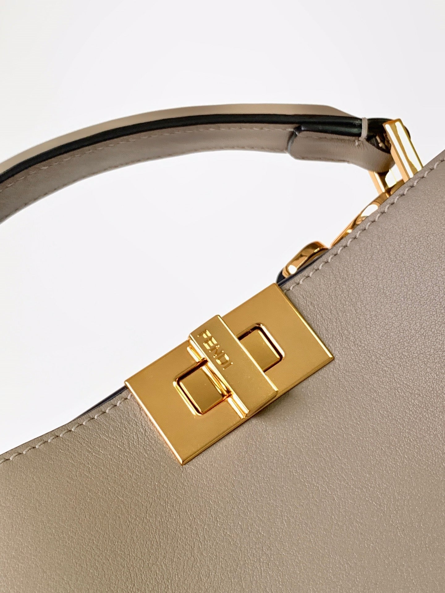 FENDI Peekaboo ISeeU Small 27cm Bag brown lambskin gold hardware