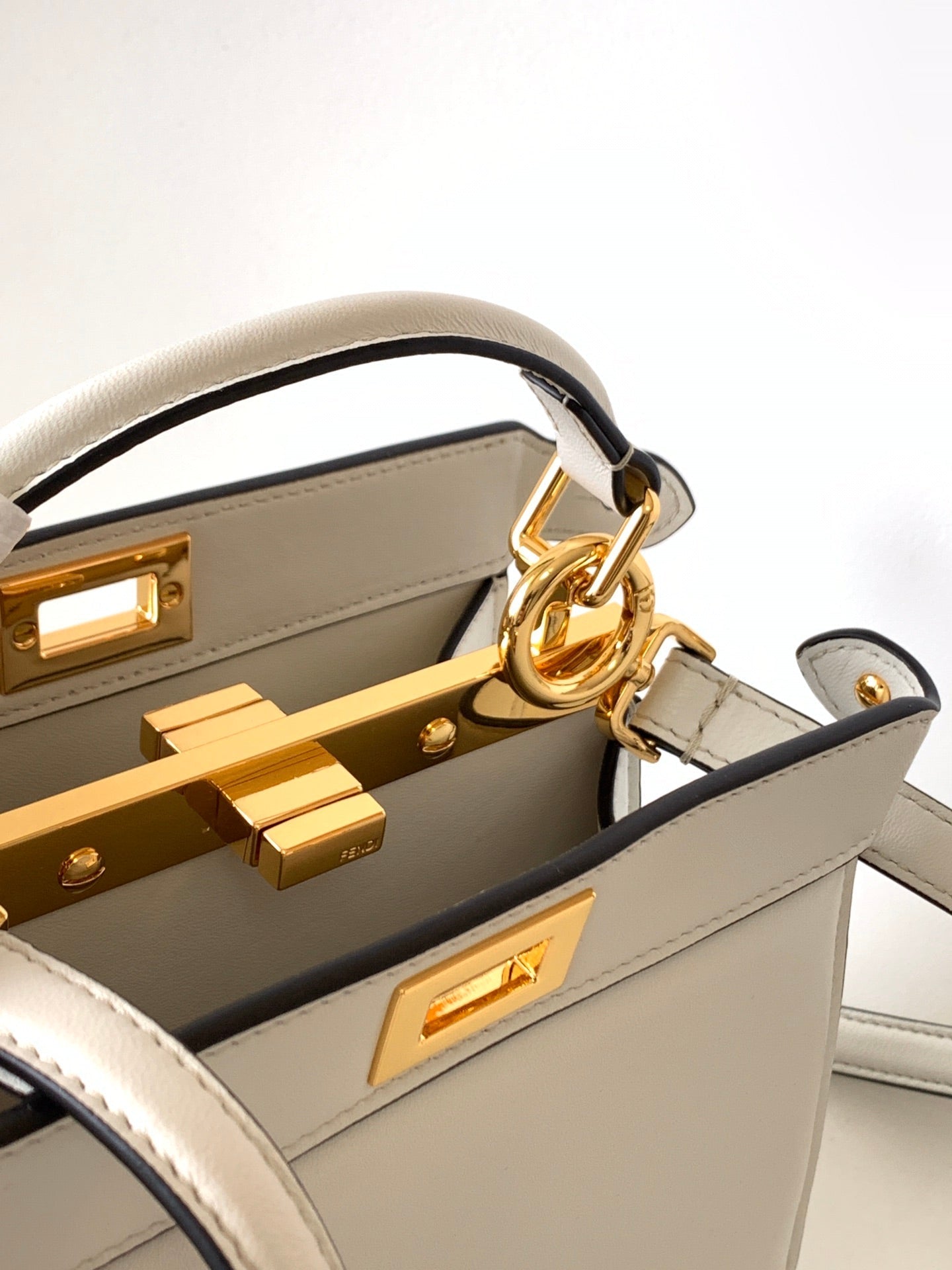 FENDI Peekaboo ISeeU Petite 20 Bag White Lambskin Ghw