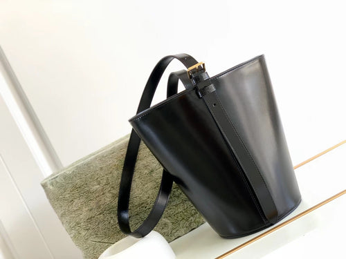 Celine BUCKET TRIOMPHE 25  BLACK CALFSKIN BAG