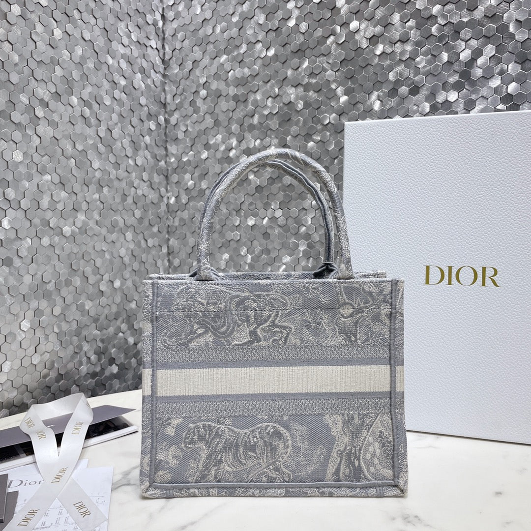 DIOR Small Book Tote 26.5cm Gradient Blue Embroidered Tiger