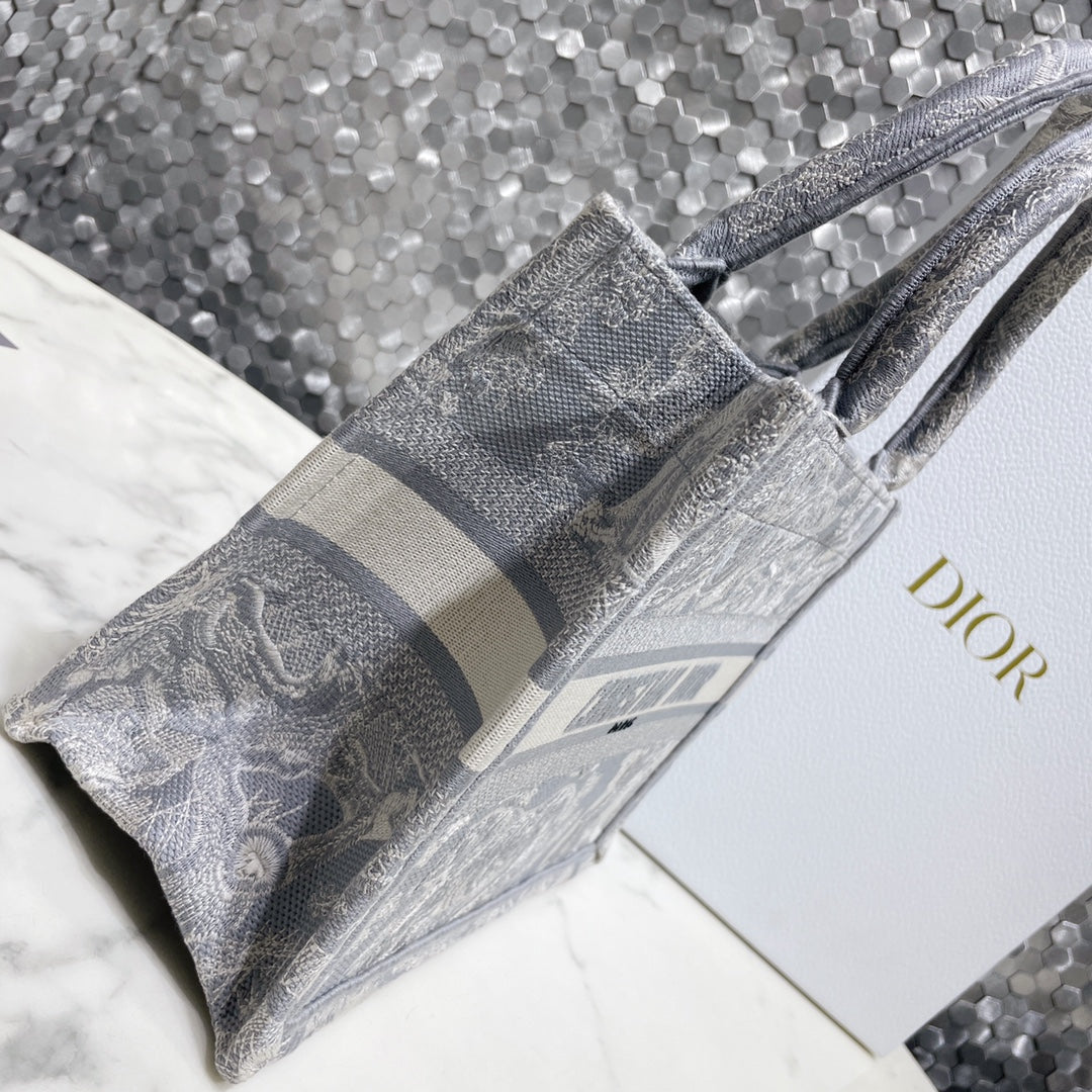 DIOR Small Book Tote 26.5cm Gradient Blue Embroidered Tiger