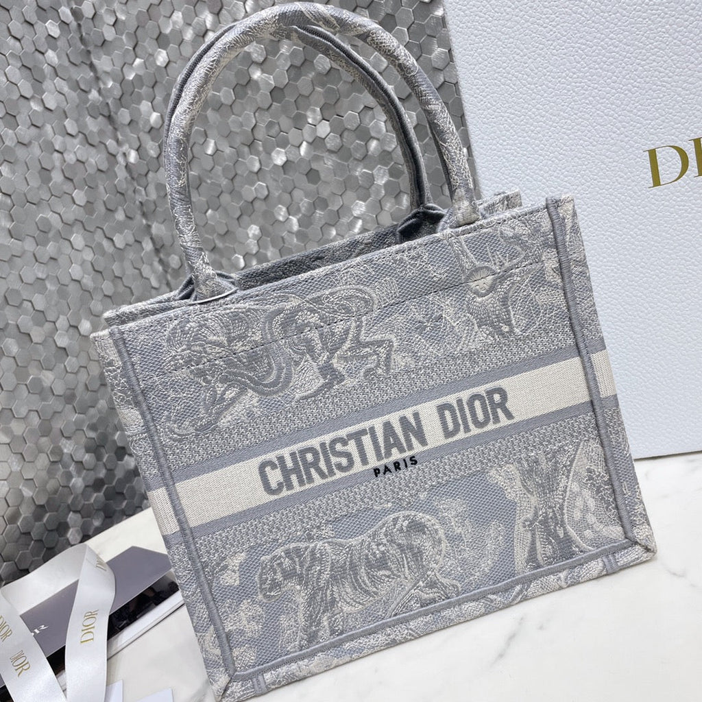DIOR Small Book Tote 26.5cm Gradient Blue Embroidered Tiger