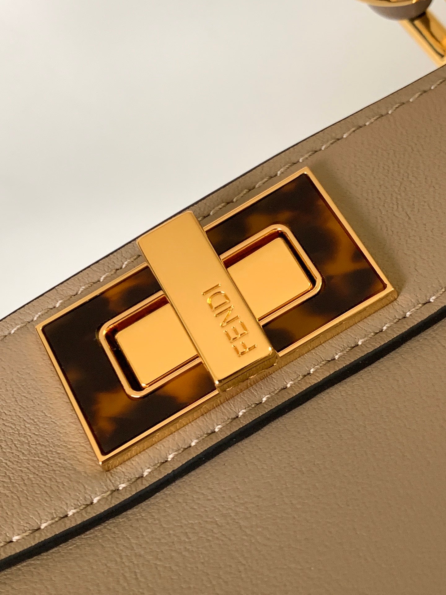 FENDI Peekaboo ISeeU Small 27cm Bag light brown lambskin gold hardware