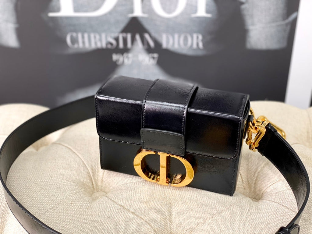 DIOR MONTAIGNE 19 HANDBAG IN BLACK CALFSKIN