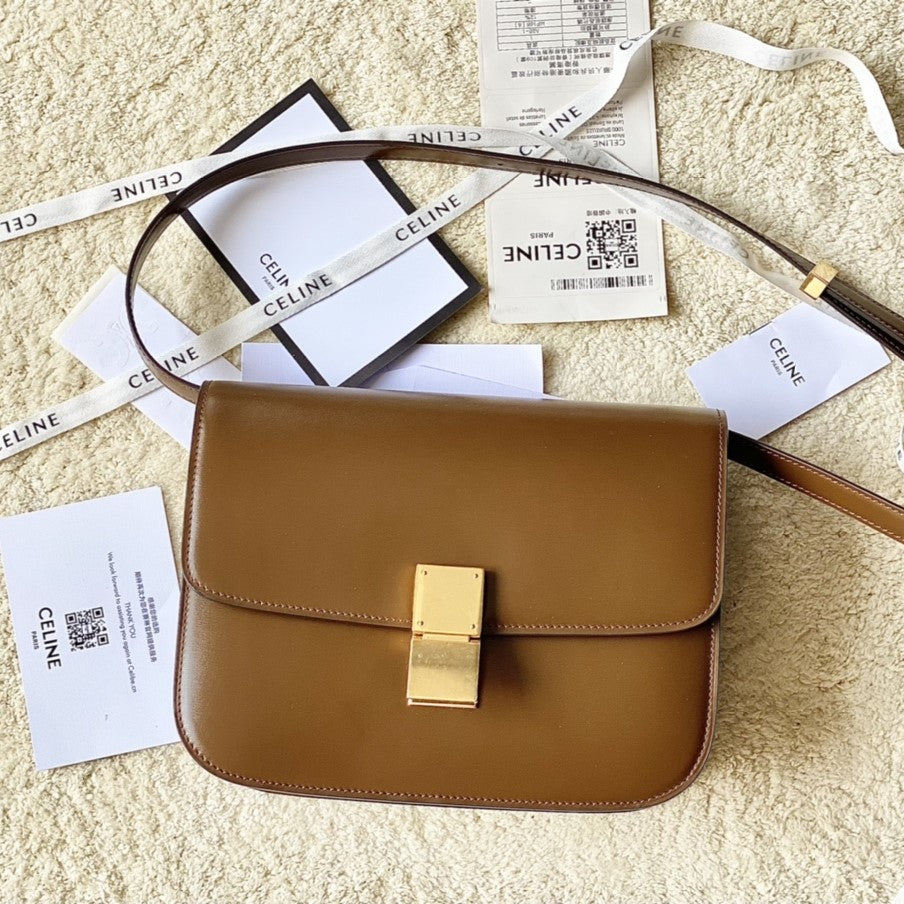 Celine CELINE MEDIUM CLASSIQUE BAG 24CM GOLD CALFSKIN