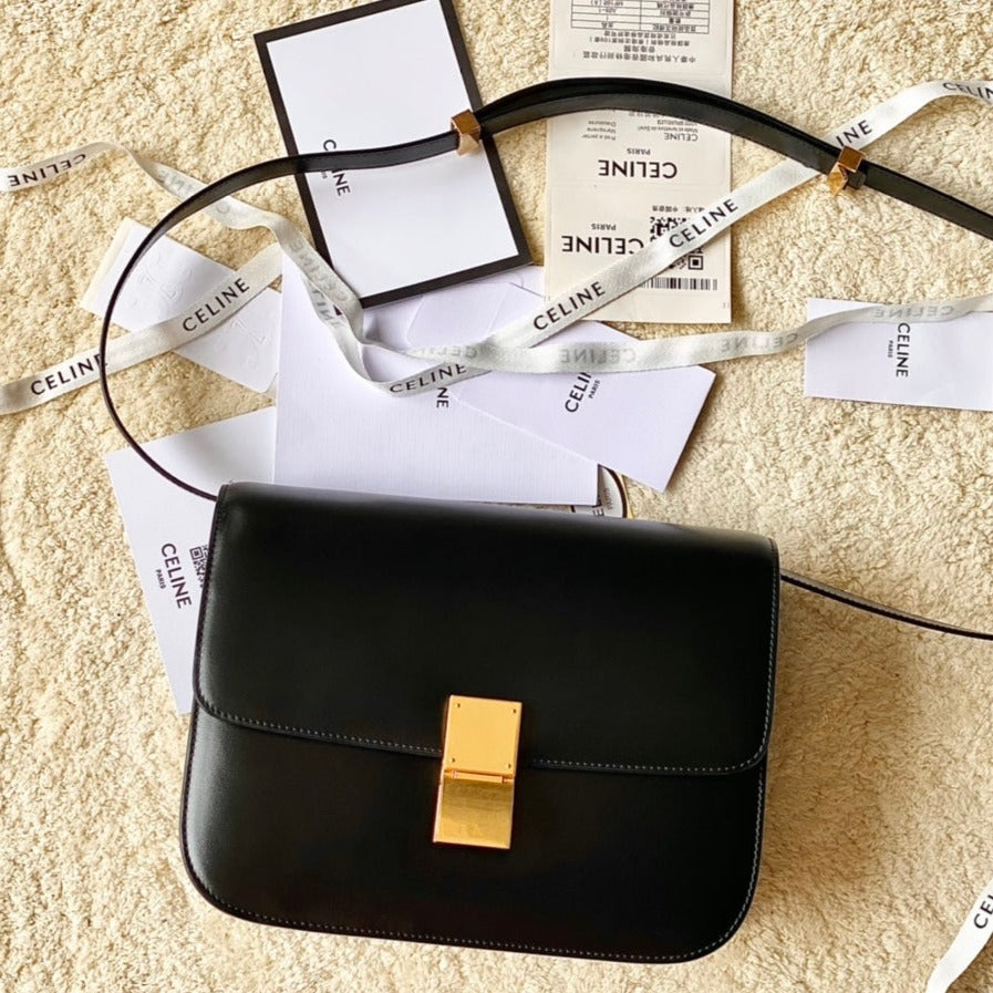 Celine CELINE MEDIUM CLASSIQUE BAG 24CM BLACK CALFSKIN