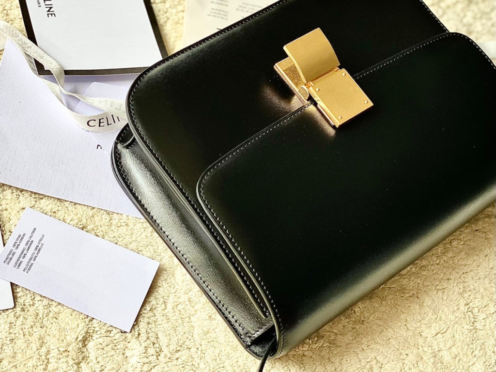 Celine CELINE MEDIUM CLASSIQUE BAG 24CM BLACK CALFSKIN