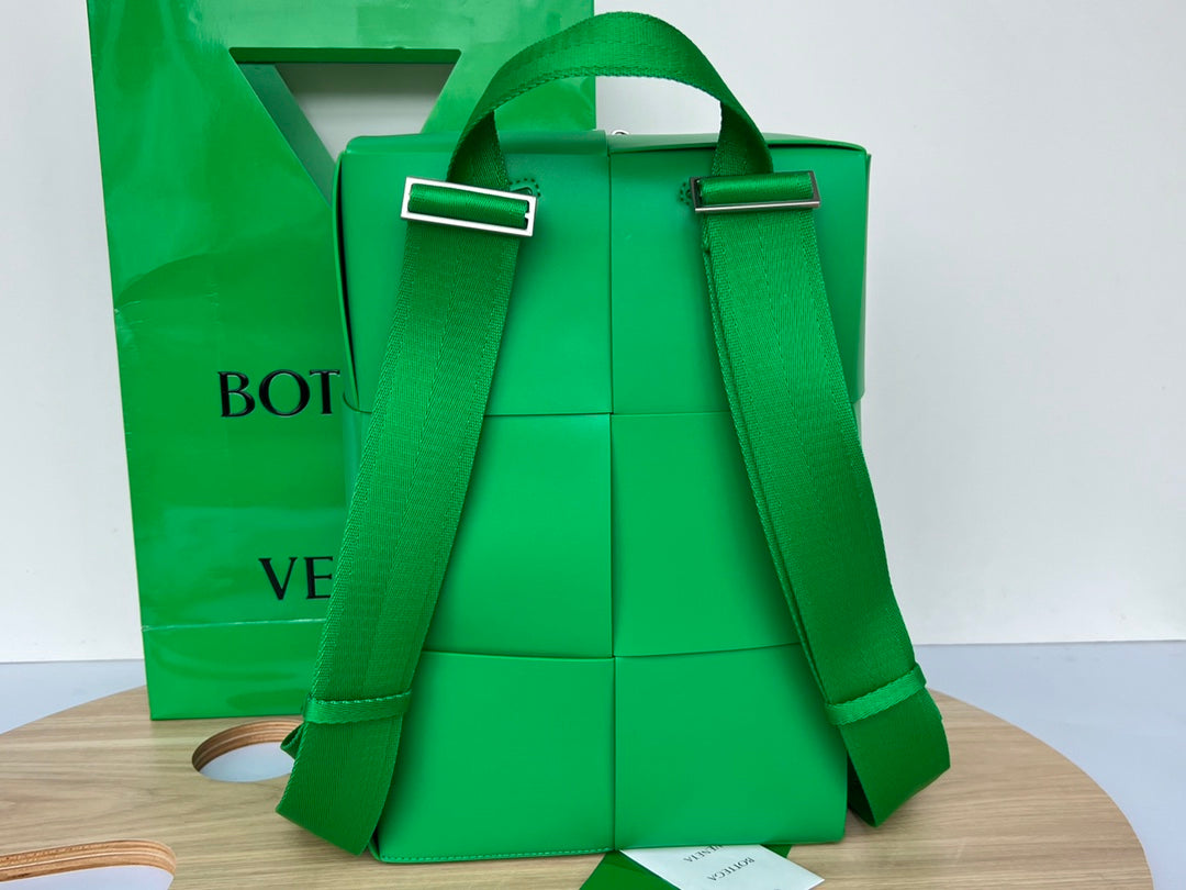 Bottega Veneta WOVEN BACKPACK 34 IN EMERALD GREEN LAMBSKIN