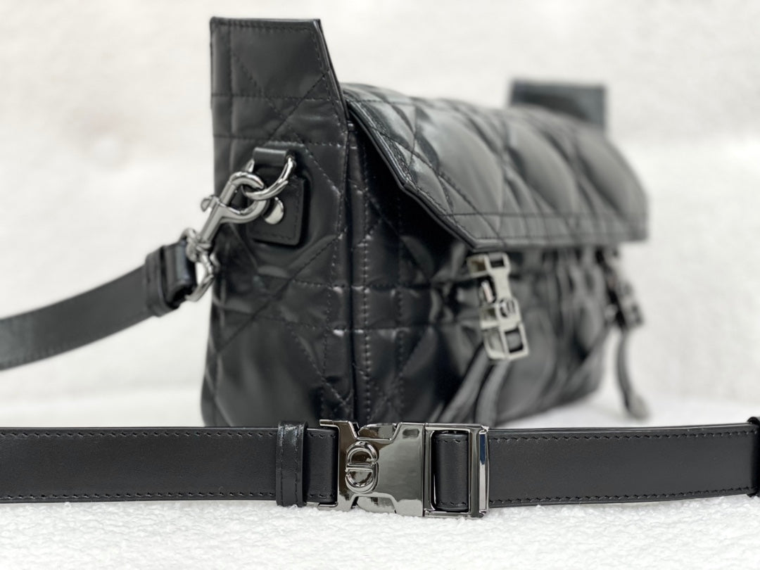 DIOR SMALL  DIORCAMP BAG 23 IN BLACK CALFSKIN