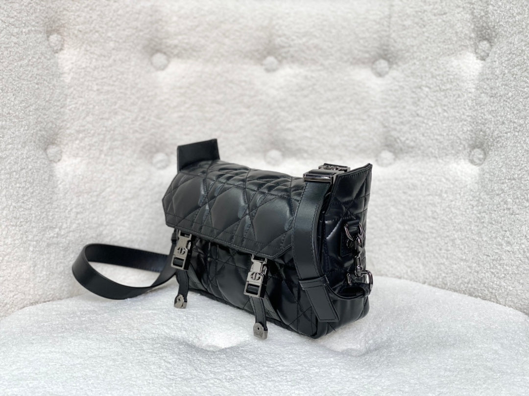 DIOR SMALL  DIORCAMP BAG 23 IN BLACK CALFSKIN
