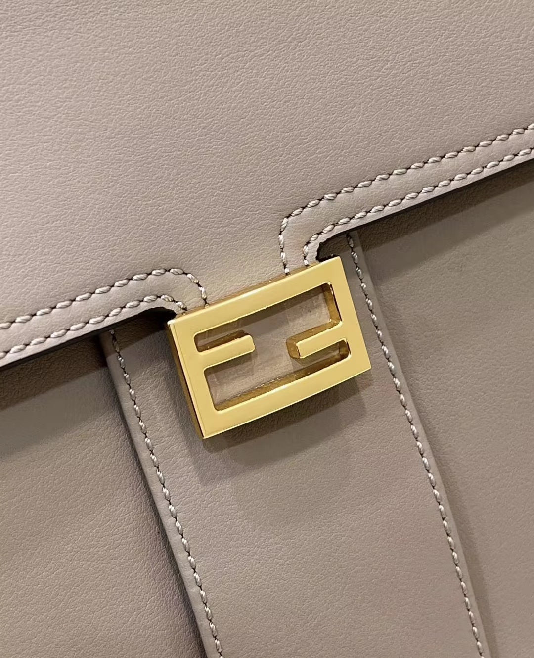 FENDI FENDI PEEKABOO 33 BAG IN KHAKI CALFSKIN WITH STRAP GOLD HARDWARE