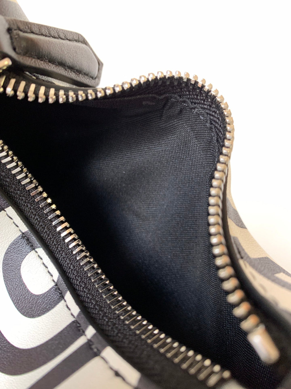 FENDI FENDIGRAPHY MINI 16 IN WHITE MIX BLACK SMOOTH CALFSKIN SILVER HARDWARE
