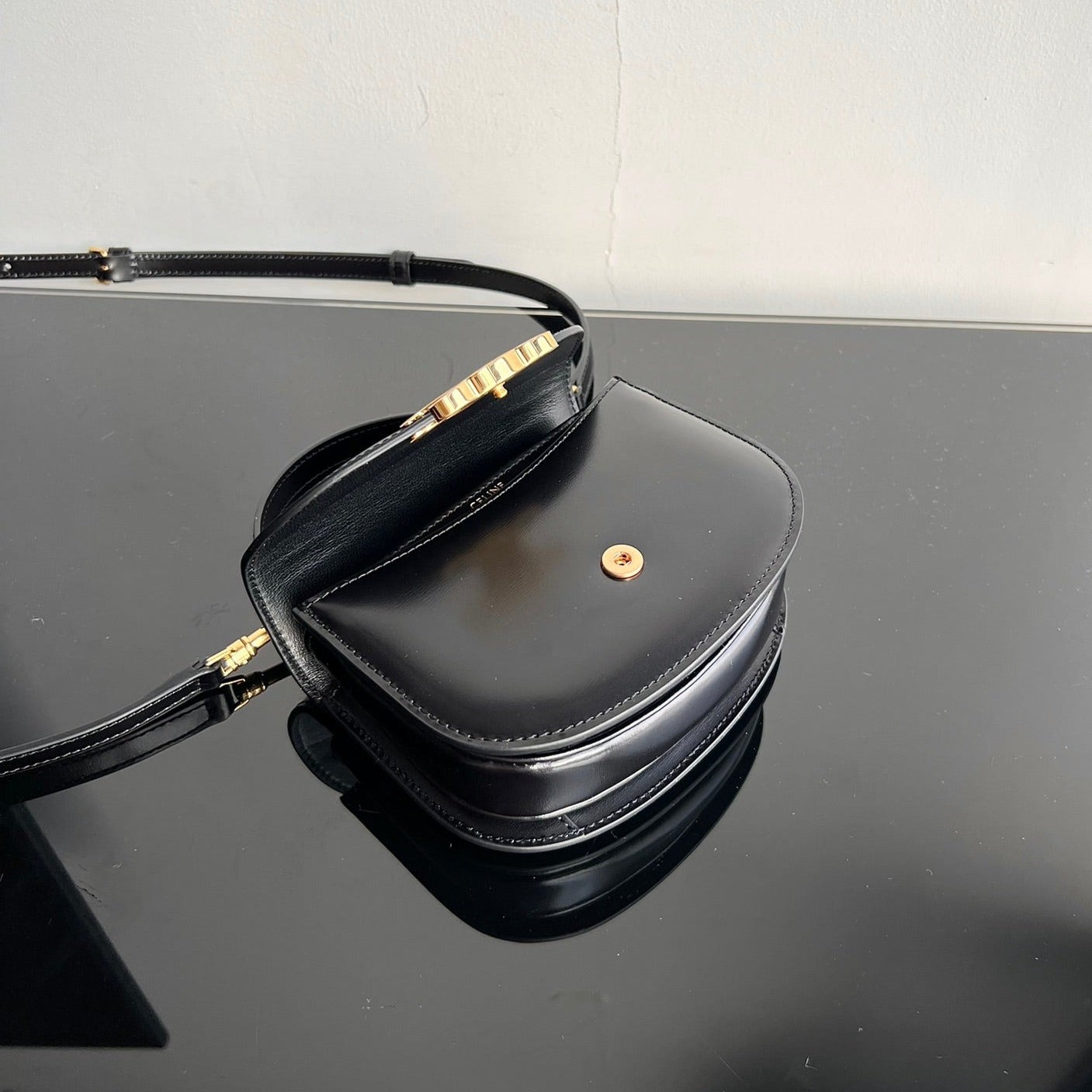 Celine TRIOMPHE SHINY CALFSKIN HANDBAG 18 BLACK