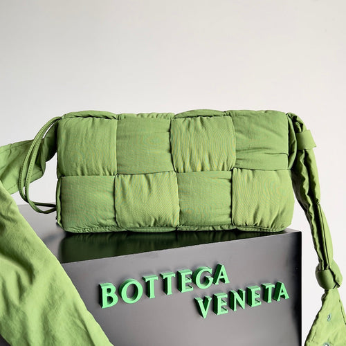 Bottega Veneta BV CASSETTE 32 BAG IN GREEN FERN POLYAMIDE
