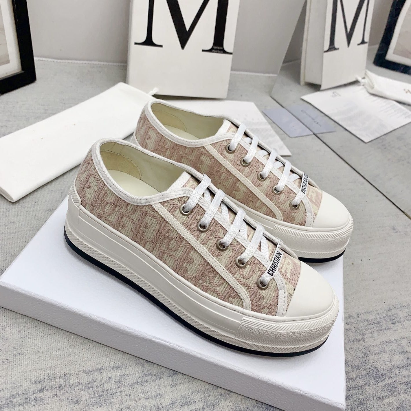 DIOR walkn 45 white light pink oblique embroidery canvas