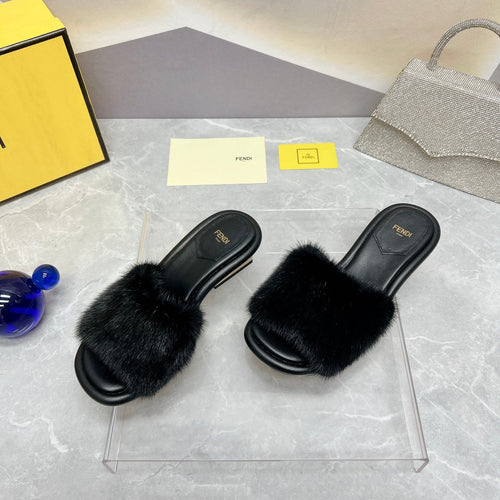 FENDI FENDI BAGUETTE MINK MEDIUM-HEELED 45MM IN BLACK FUR AND LAMBSKIN