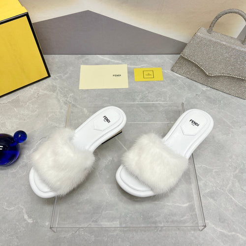 FENDI FENDI BAGUETTE MINK MEDIUM-HEELED 45MM IN WHITE FUR AND LAMBSKIN