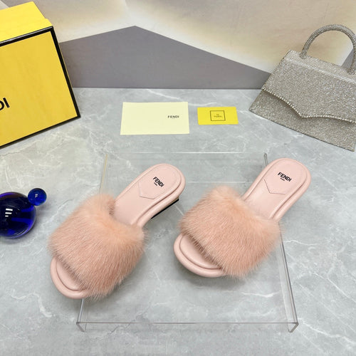 FENDI FENDI BAGUETTE MINK MEDIUM-HEELED 45MM IN NUDE BEIGE FUR AND LAMBSKIN