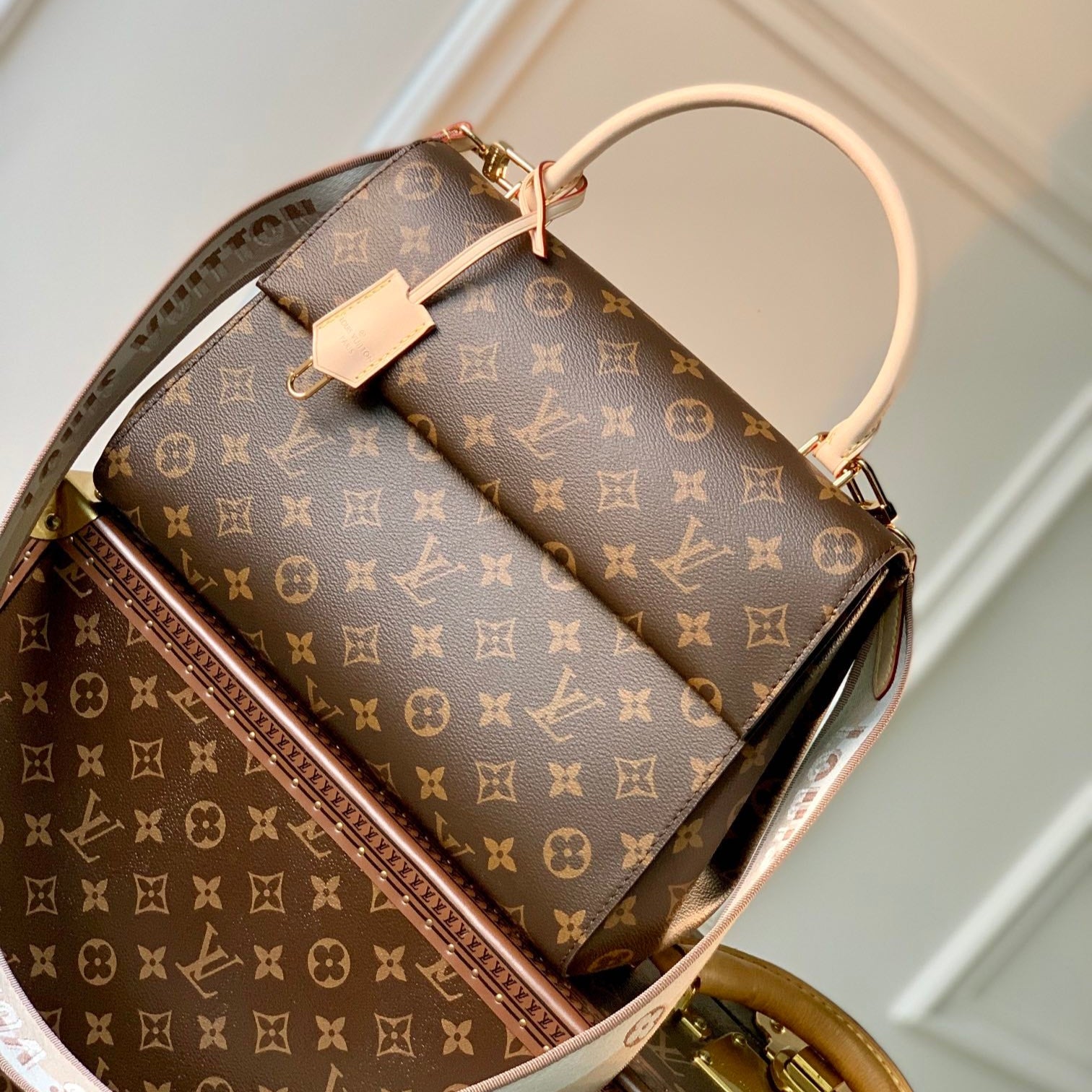 Louis Vuitton CLUNY MM 33 IN BROWN MONOGRAM CANVAS