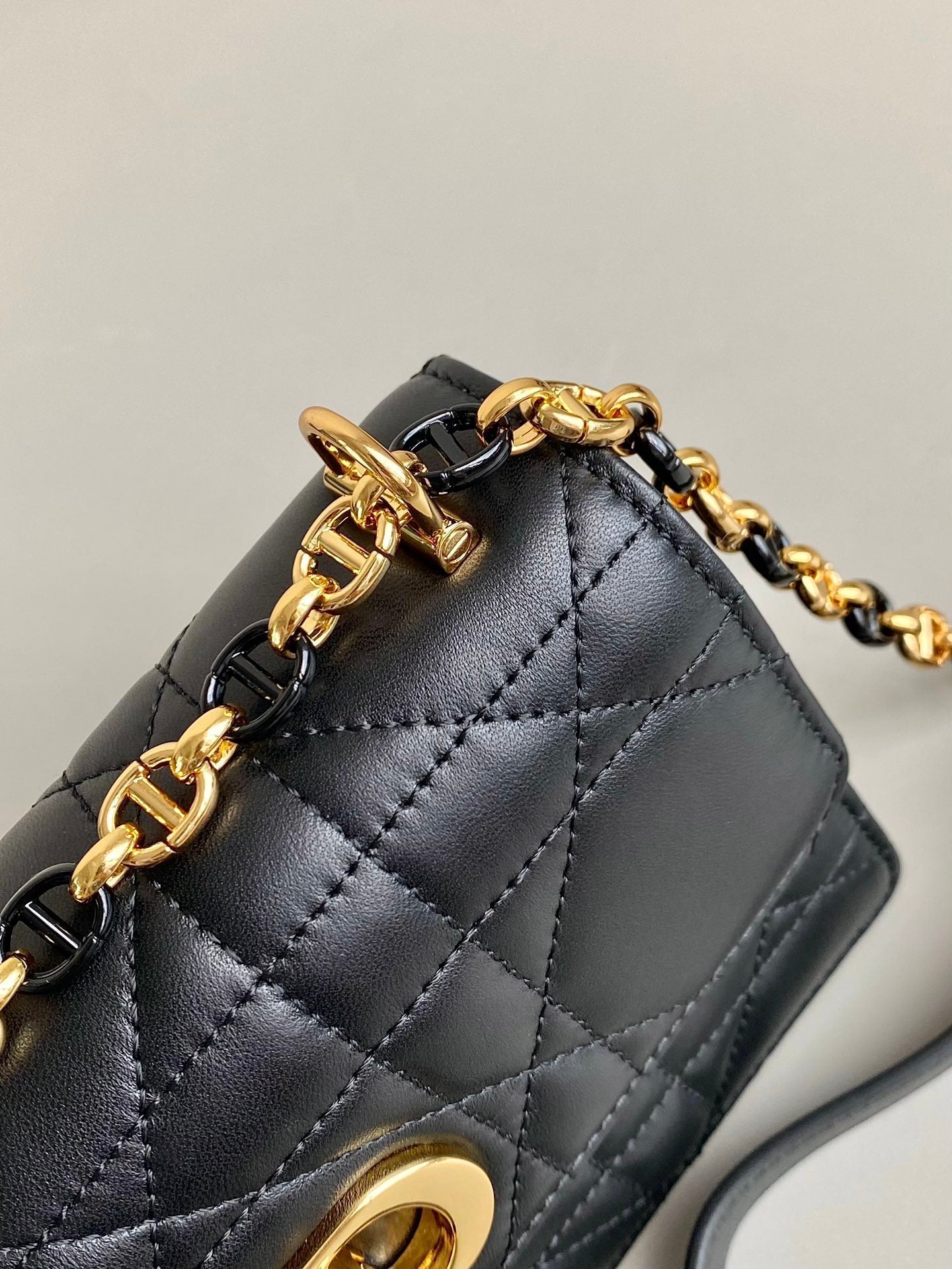 DIOR MINI CHAIN BAG 17 IN BLACK CALFSKIN