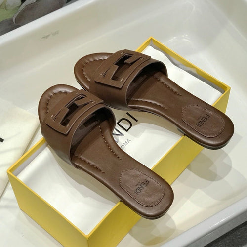 FENDI FENDI BAGUETTE SLIDES IN COFFEE BROWN LAMBSKIN
