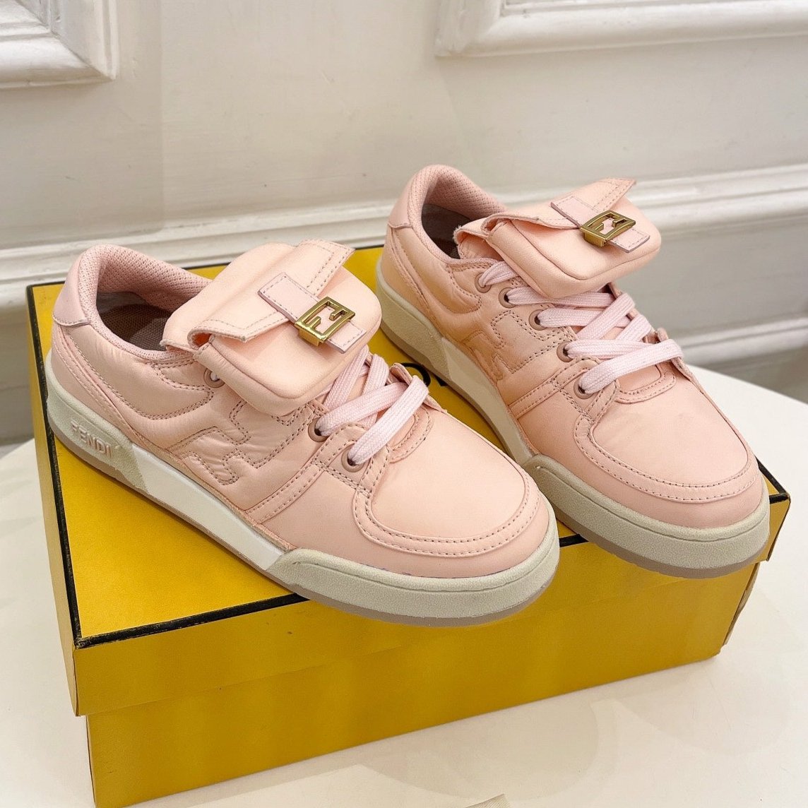 FENDI FENDI TRAINER SNEAKER IN LIGHT PINK LAMBSKIN