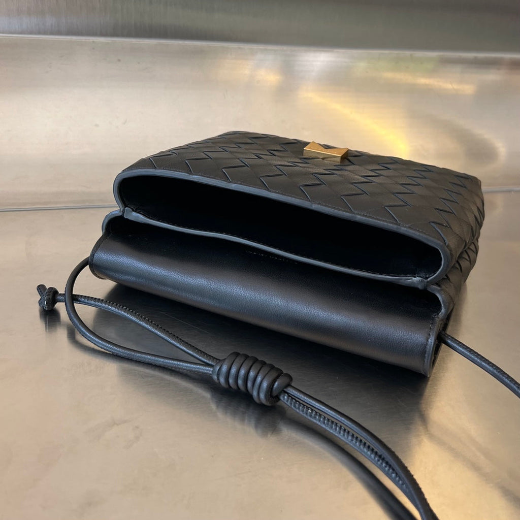 Bottega Veneta BV Mini Crossbody Bag 19cm Black Calfskin Ghw