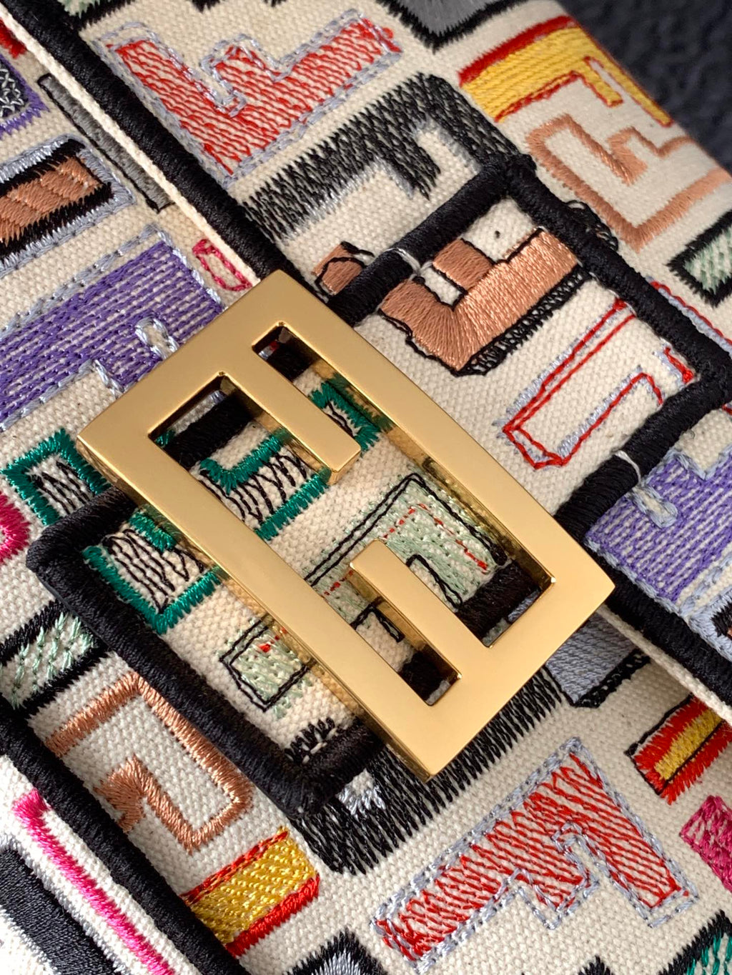 FENDI Fend Baguette Black and Multicolour Canvas Bag 27 with FF Embroidery Ghw