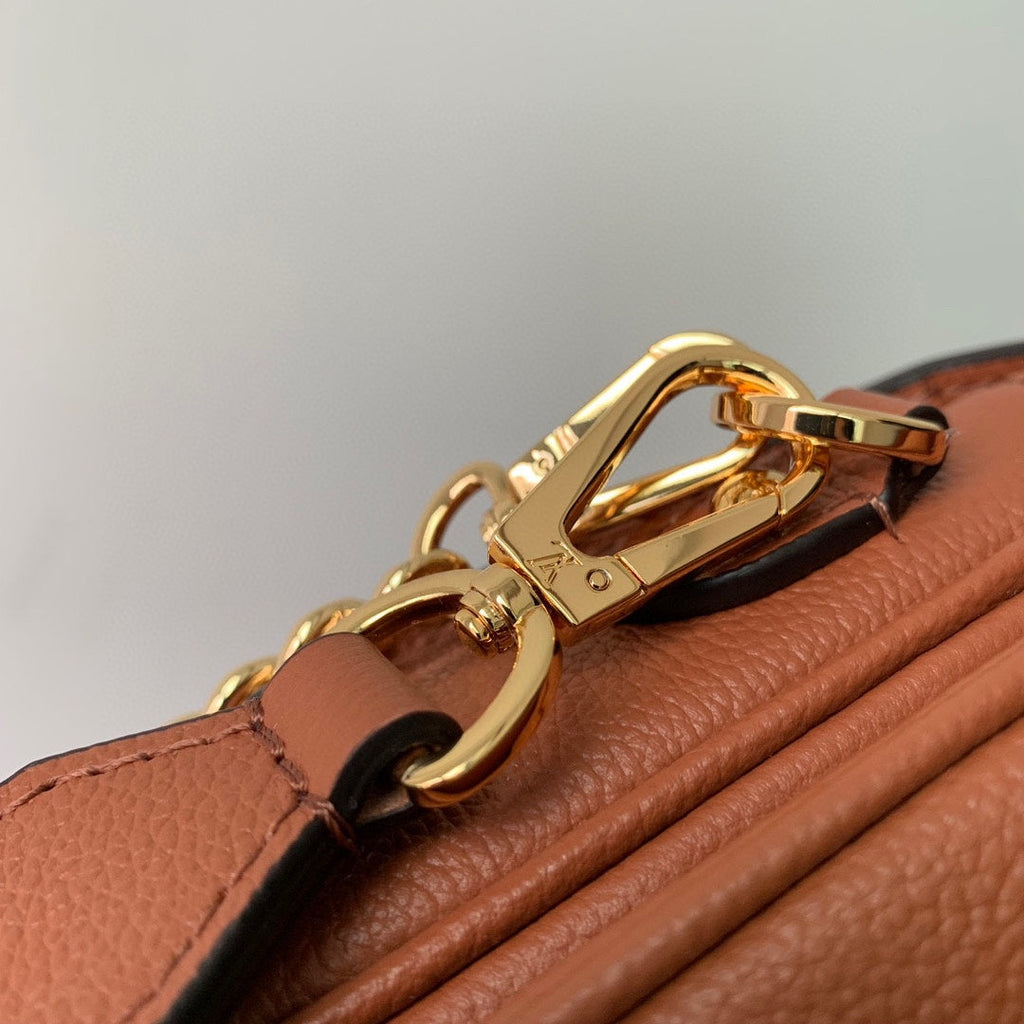 Louis Vuitton OXFORD 22 IN FIRE ORANGE LAMBSKIN GOLD HARDWARE