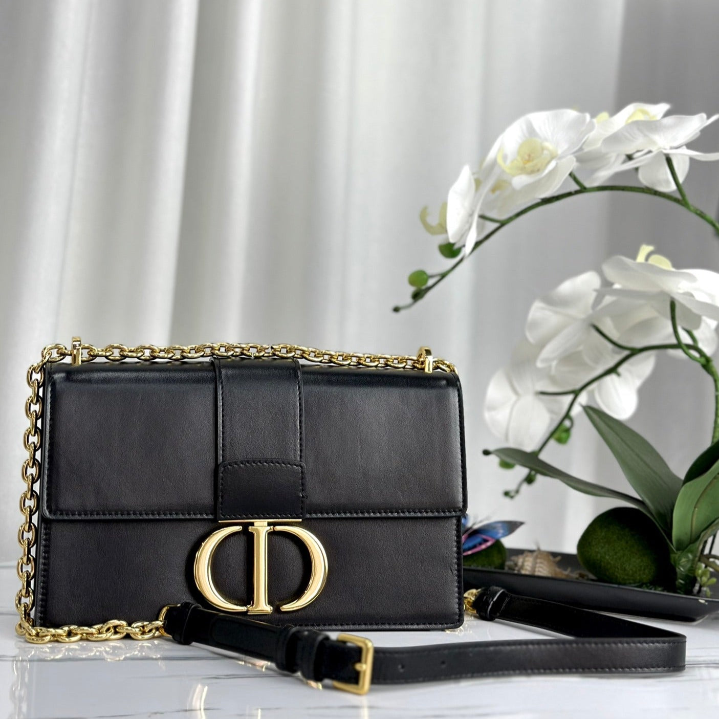 DIOR MONTAIGNE 25 BAG IN BLACK CALFSKIN