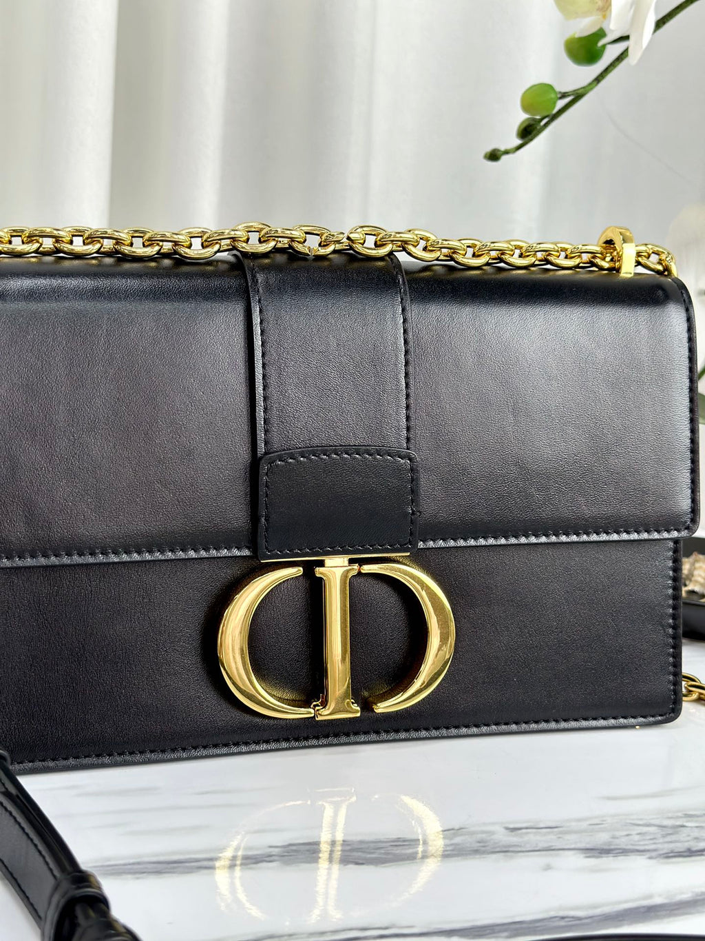 DIOR MONTAIGNE 25 BAG IN BLACK CALFSKIN
