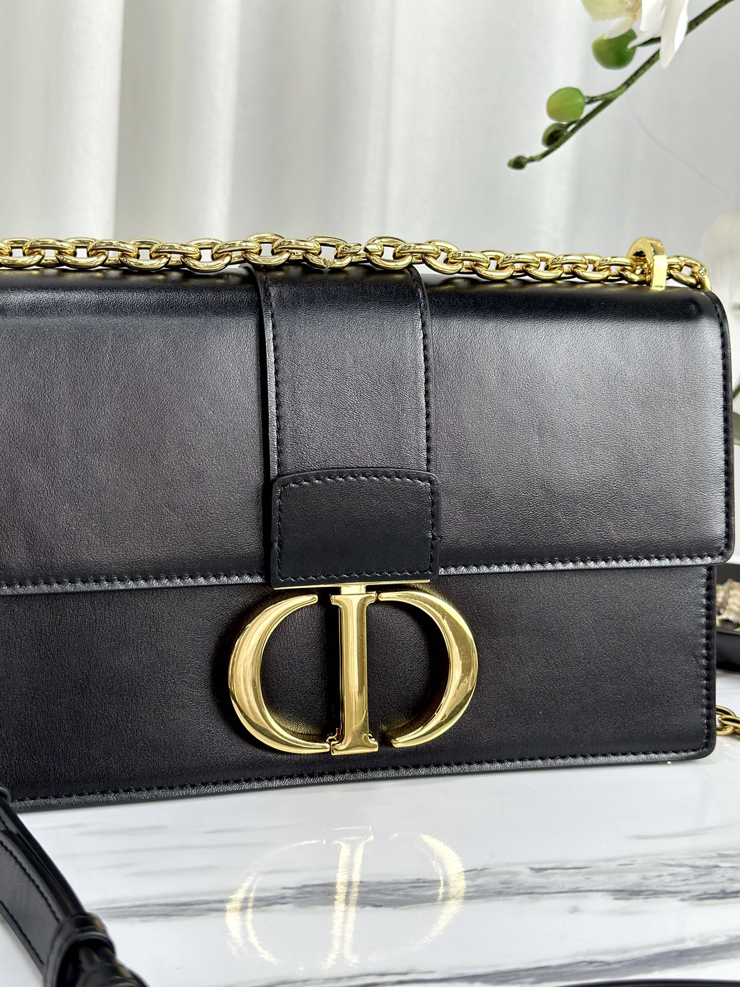 DIOR MONTAIGNE 25 BAG IN BLACK CALFSKIN