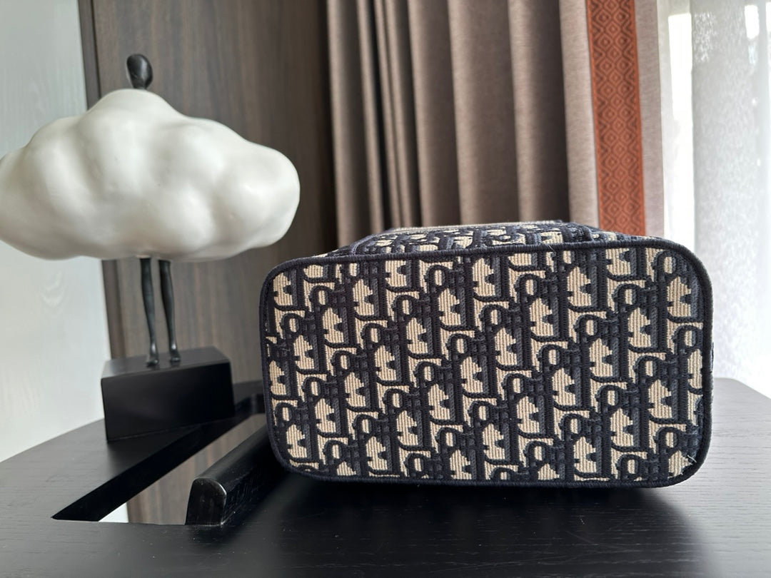 DIOR  DIORtravel vanity 25 black beige oblique embroidery