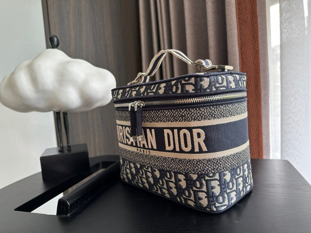 DIOR  DIORtravel vanity 25 black beige oblique embroidery